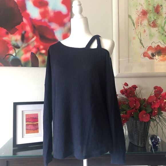 Cold Shoulder Dark Navy Sweater M - Picture 2 of 8